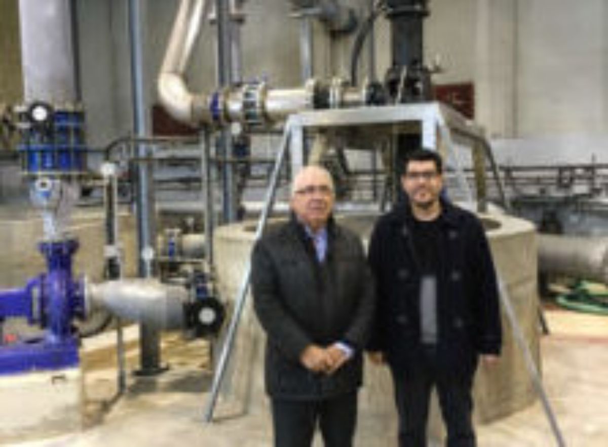 Jesús Senante, alcalde de Caspe, y José Manuel Jariod, concejal de obras, en su visita a la potabilizadora de Calahorra.