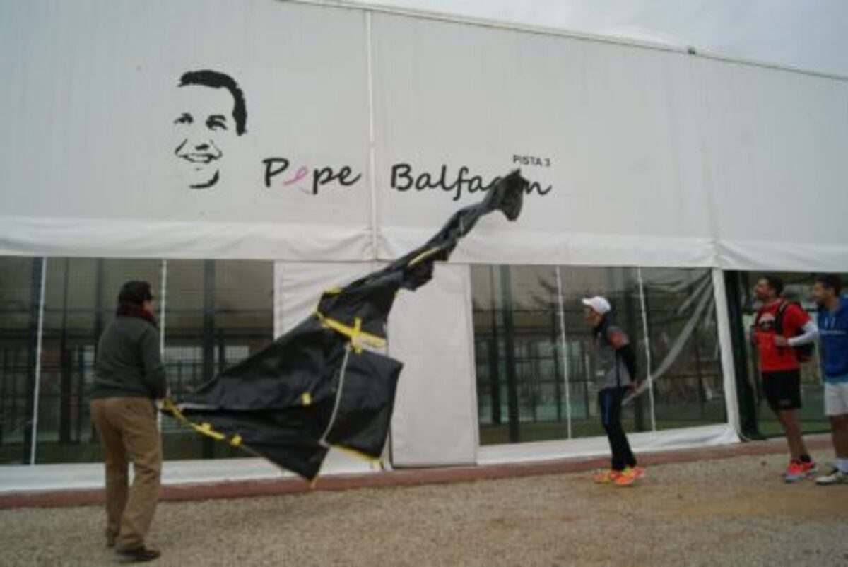 emocionado-homenaje-pepe-balfagon-entre-elite-padel-1