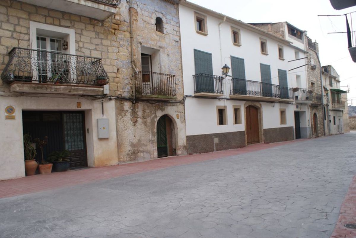 Una de las plazas intervenidas en Nonaspe