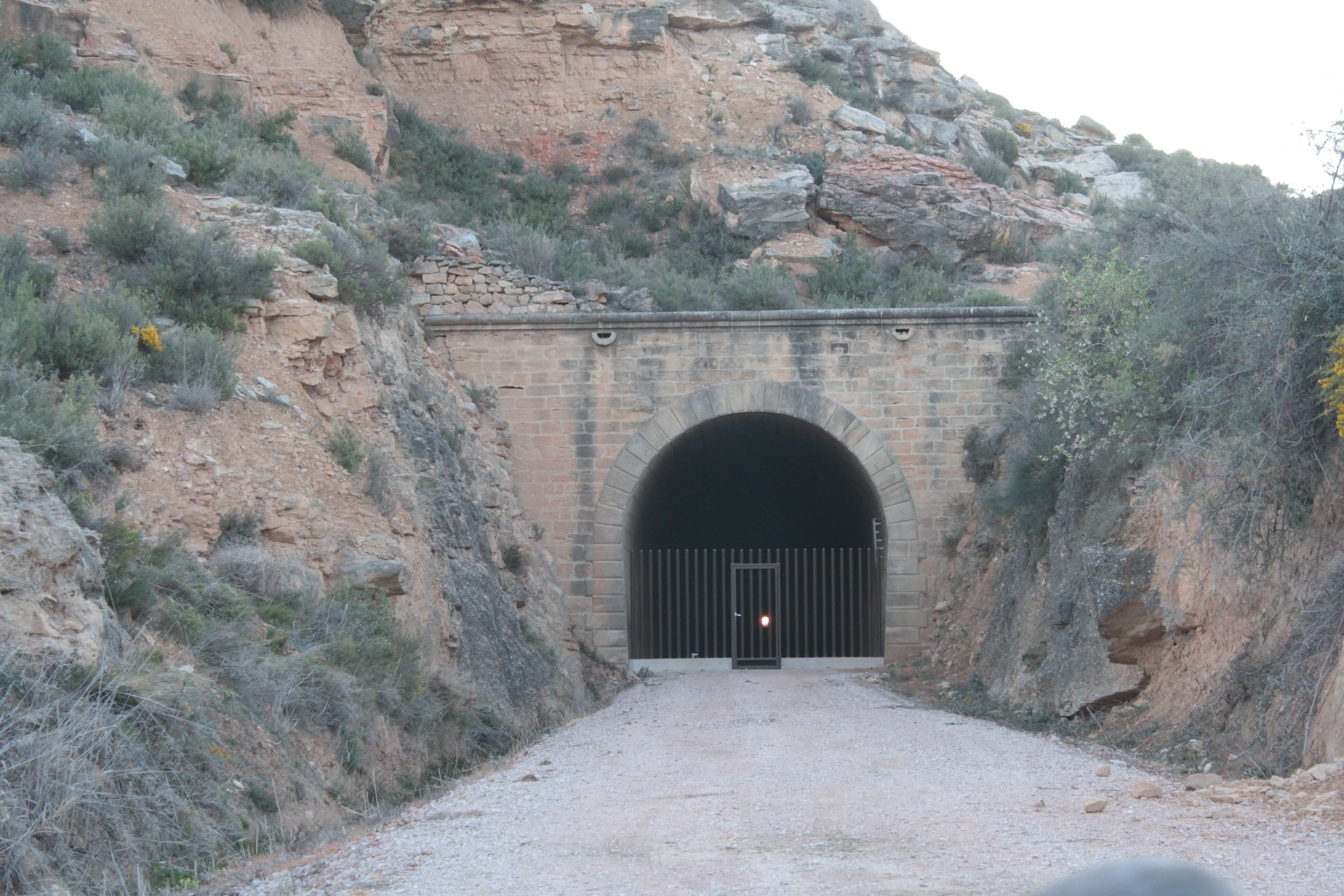 cita-primaveral-tunel-valdealgorfa