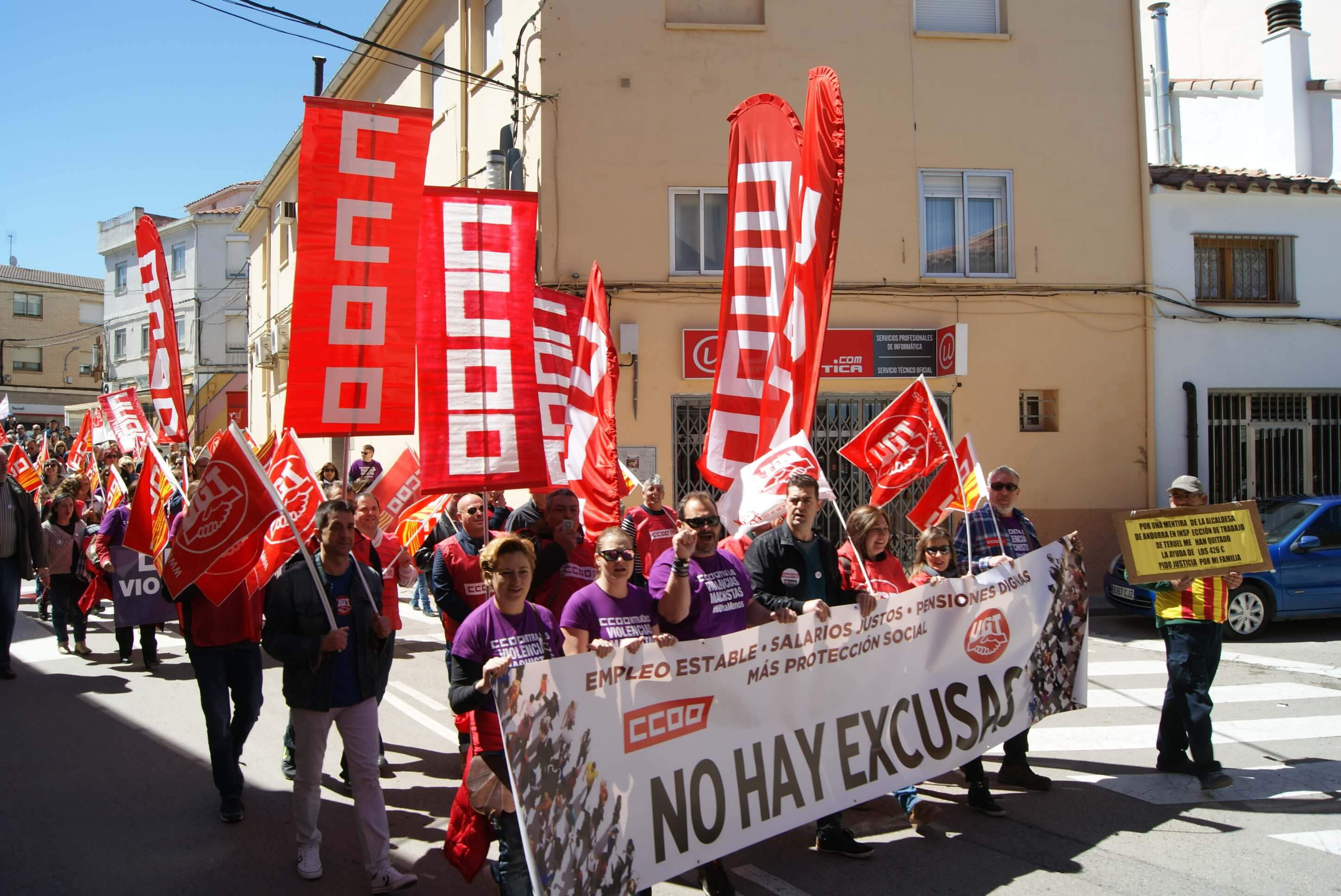 unas-300-personas-marchan-1-mayo-andorra-2