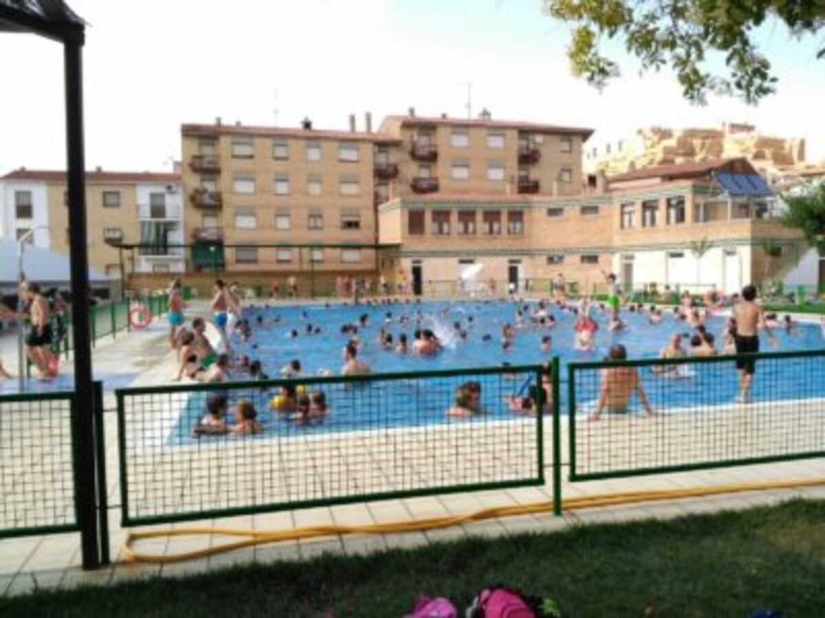 fallece-nino-samper-ser-rescatado-piscina-hijar