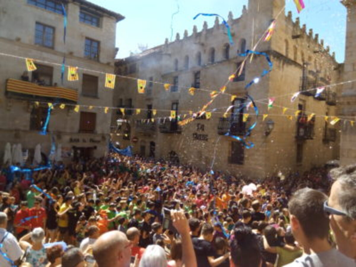 equilibrio-pueblos-conseguir-fiestas-irrepetibles
