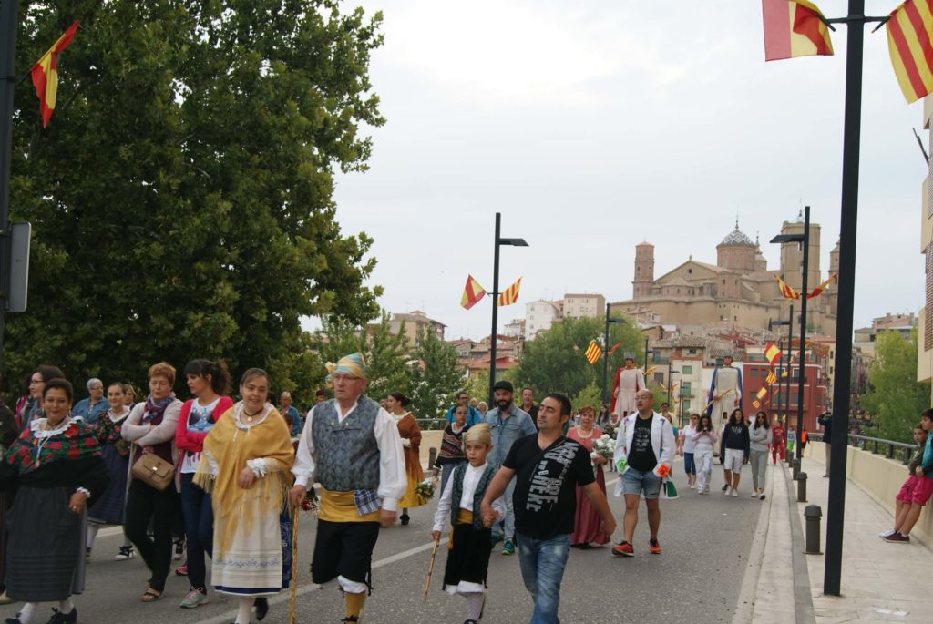 multitudinaria-romeria-hasta-pies-virgen-de-pueyos-3