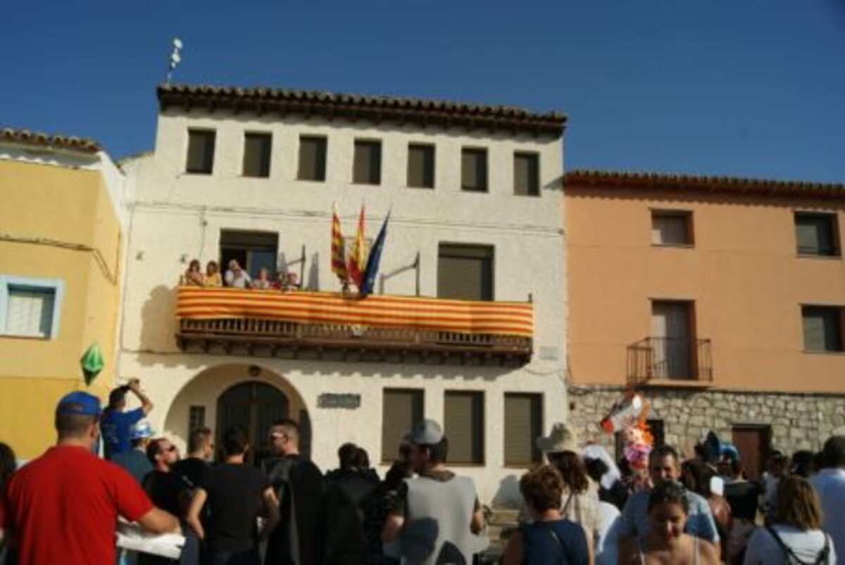 reina-damas-68-abren-fiestas-vinaceite-1
