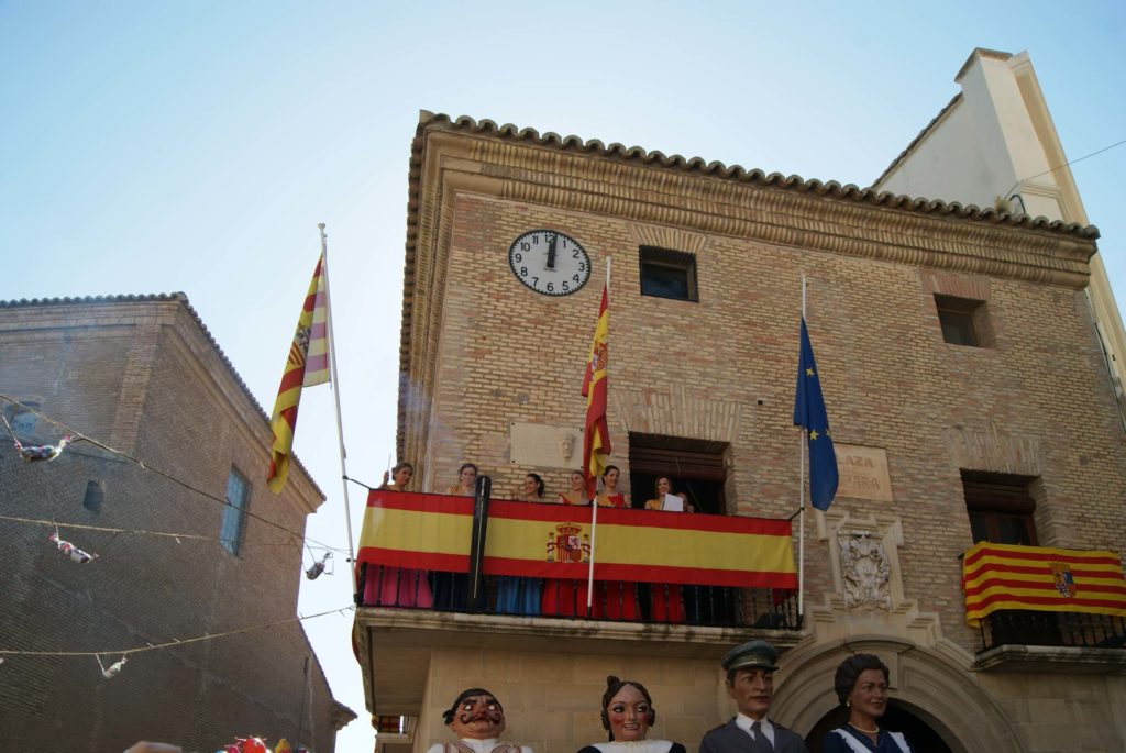 calandinos-sacan-calle-sus-ganas-fiesta-2