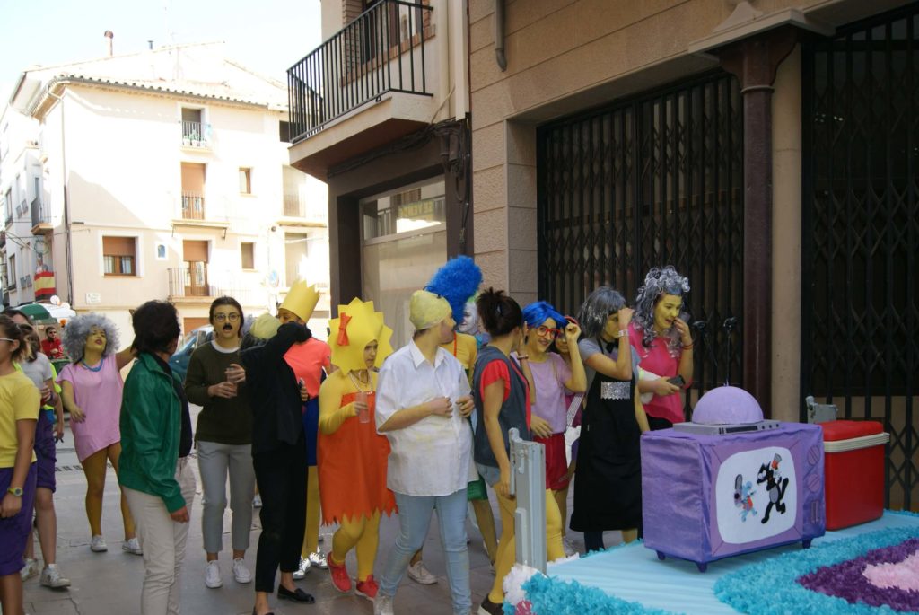 calandinos-sacan-calle-sus-ganas-fiesta-3