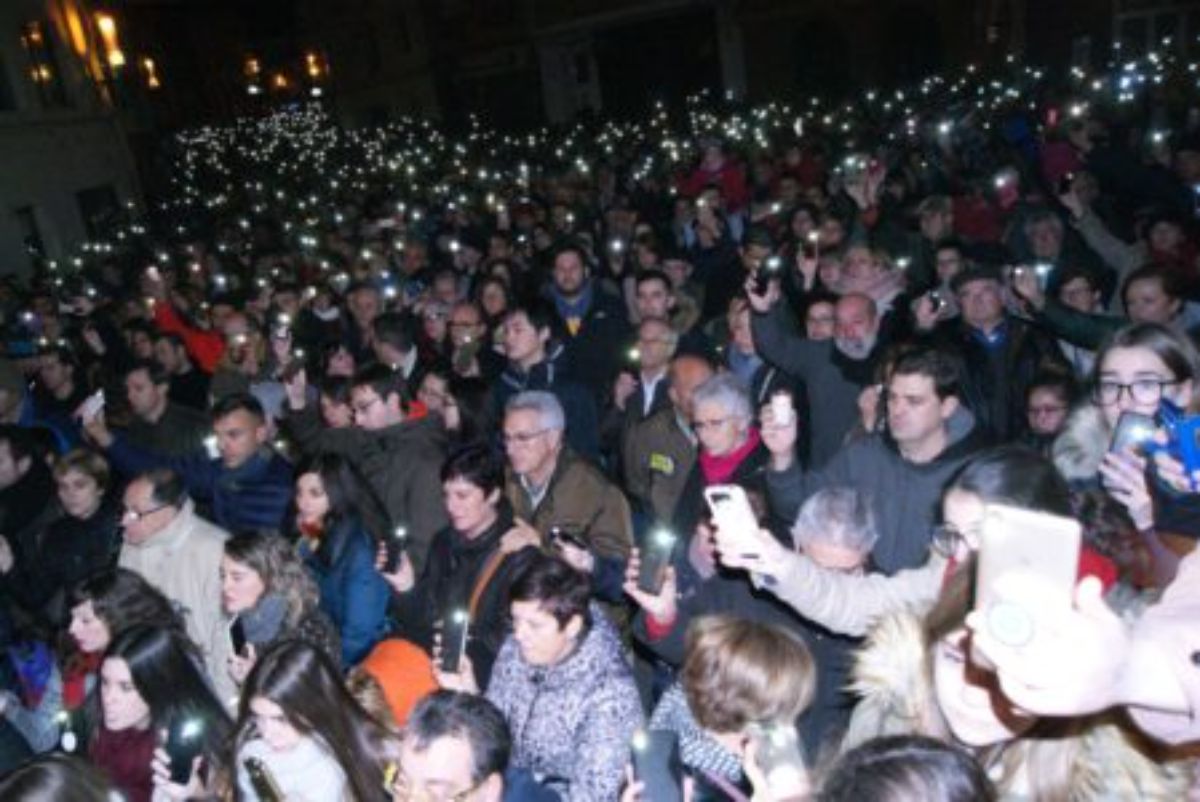andorra-camina-busca-verdad-tiroteos-estremecedor-silencio