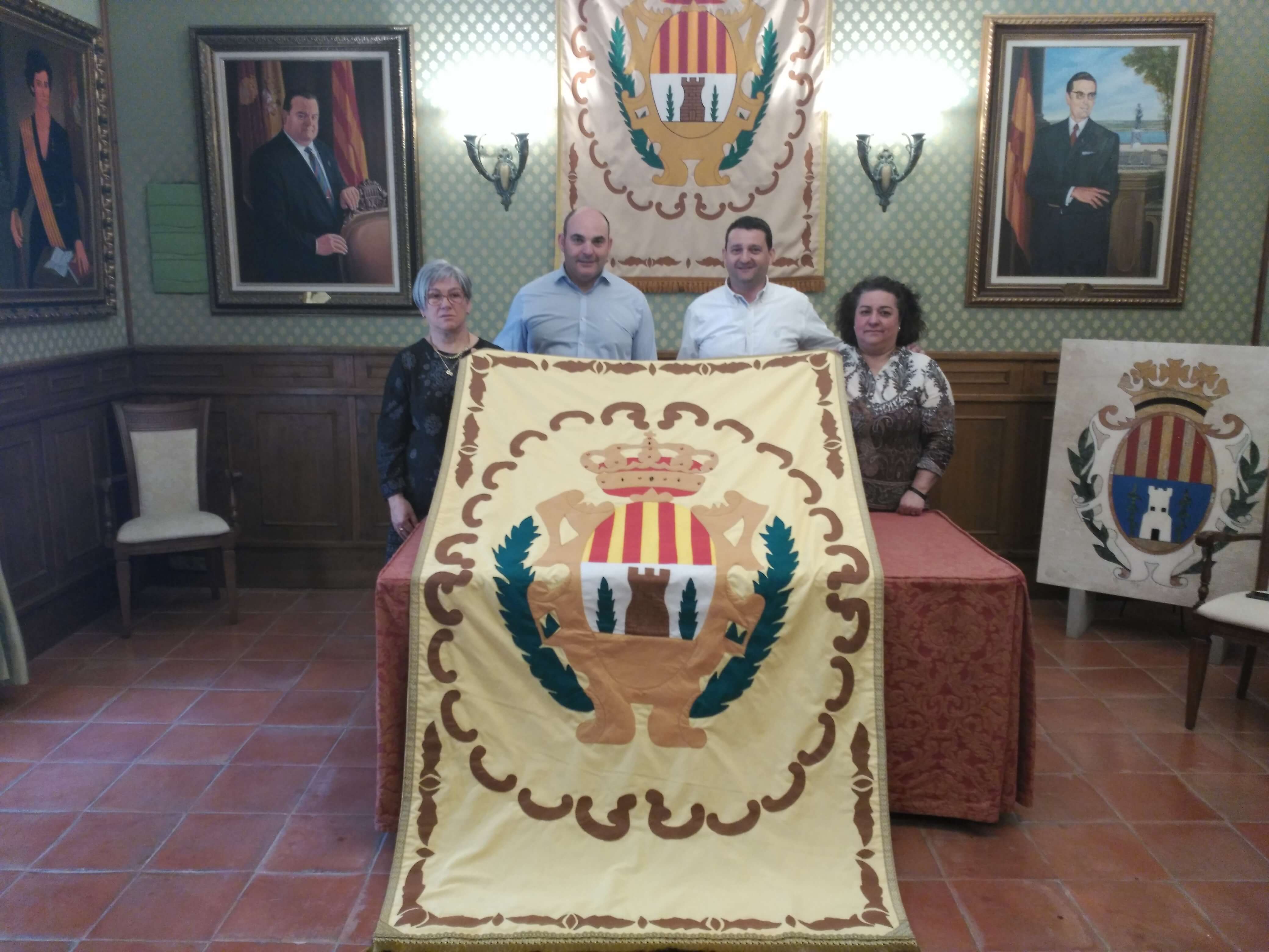 entrega reposteros ayuntamiento alcaniz concha bernal carmen centelles