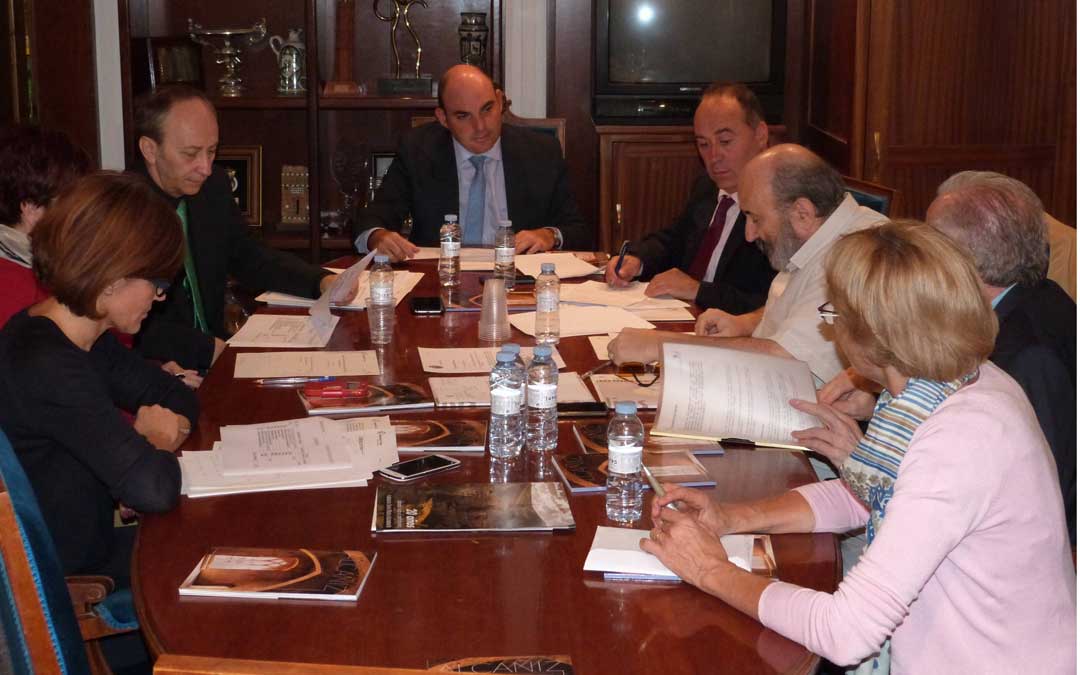 Foto de archivo de una reunión del Centro de Estudios de Arte del Renacimiento