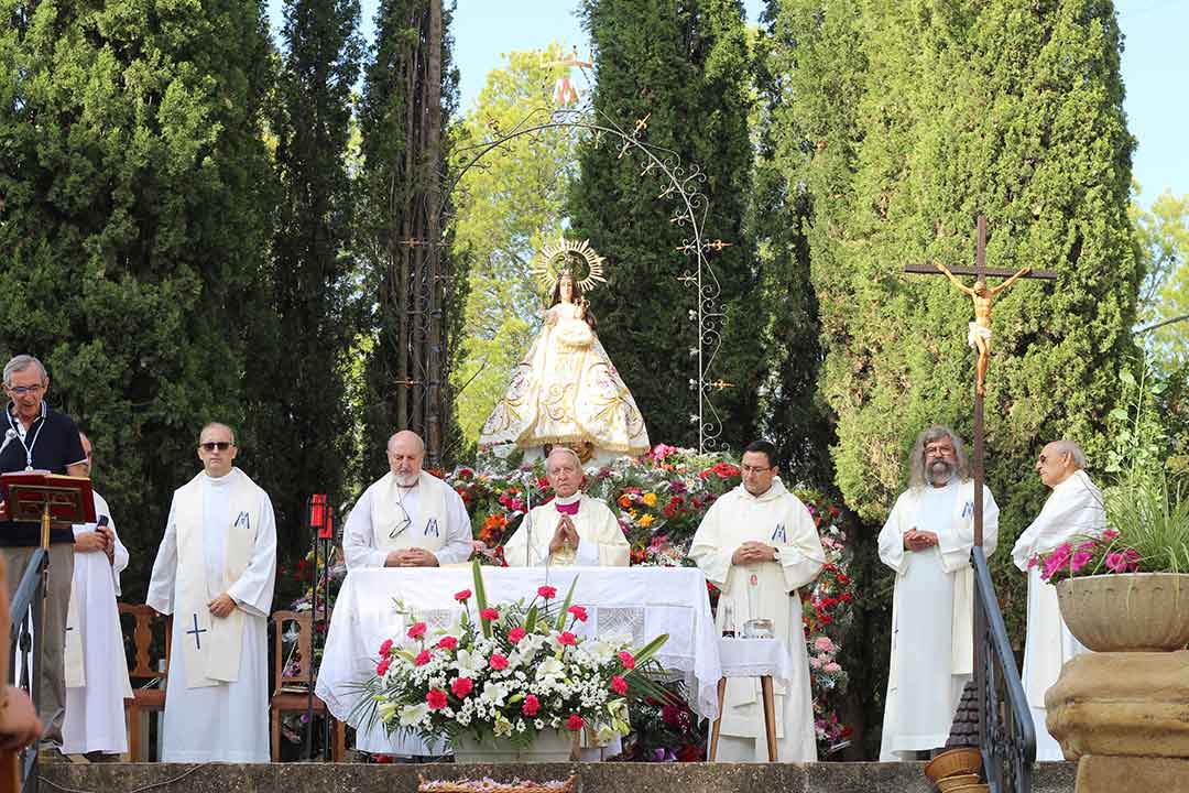 Ofrenda floral Virgen de Pueyos
