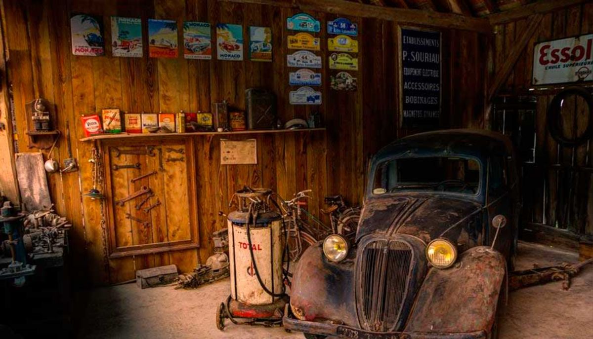 coche-antiguo-garaje-dibujo