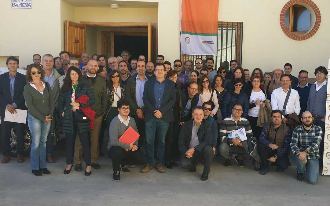 Foto de familia de gran parte de los asistentes al E-Commerce Day este miércoles por la mañana en Castelserás