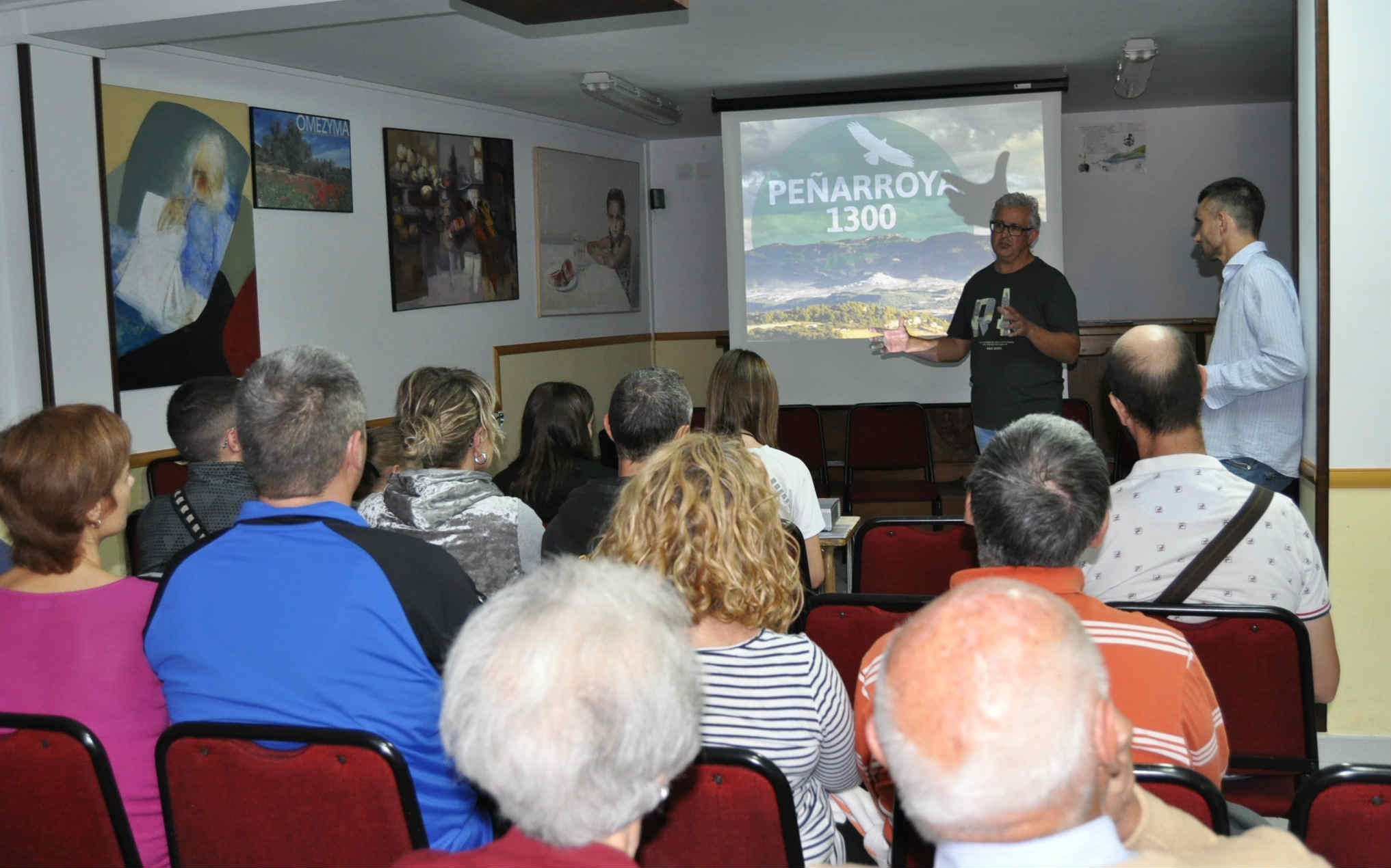 El organizador Luis Lizana y el alcalde de Peñarroya, Paco Esteve, presentaron las rutas Peñarroya 1300