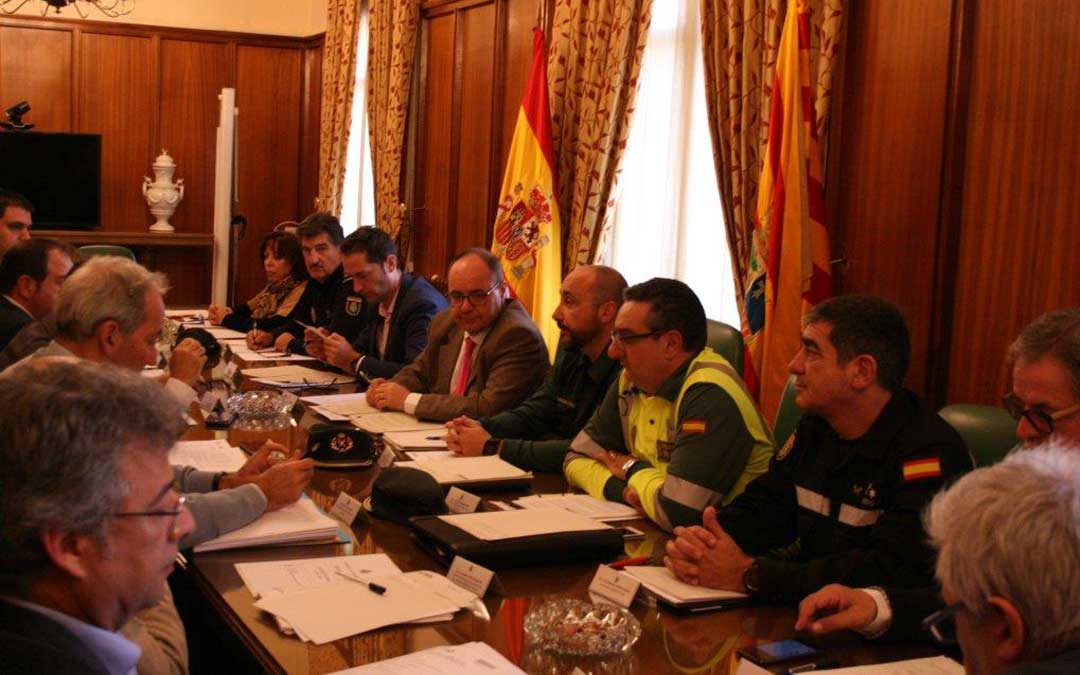 En la reunión de este lunes estuvieron representantes de Gobierno, DGA, DPT y cuerpos de seguridad además de otras administraciones. l.c.