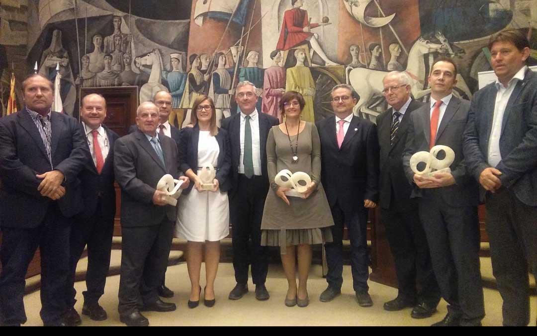 Foto de familia de los premiados. ALIANZA AGROALIMENTARIA