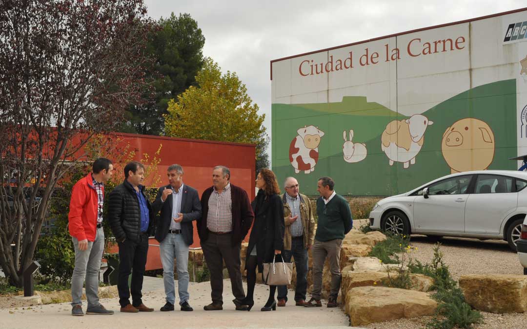 El diputado Ramiro Domínguez visitó las instalaciones de la Ciudad de la Carne en Valderrobres