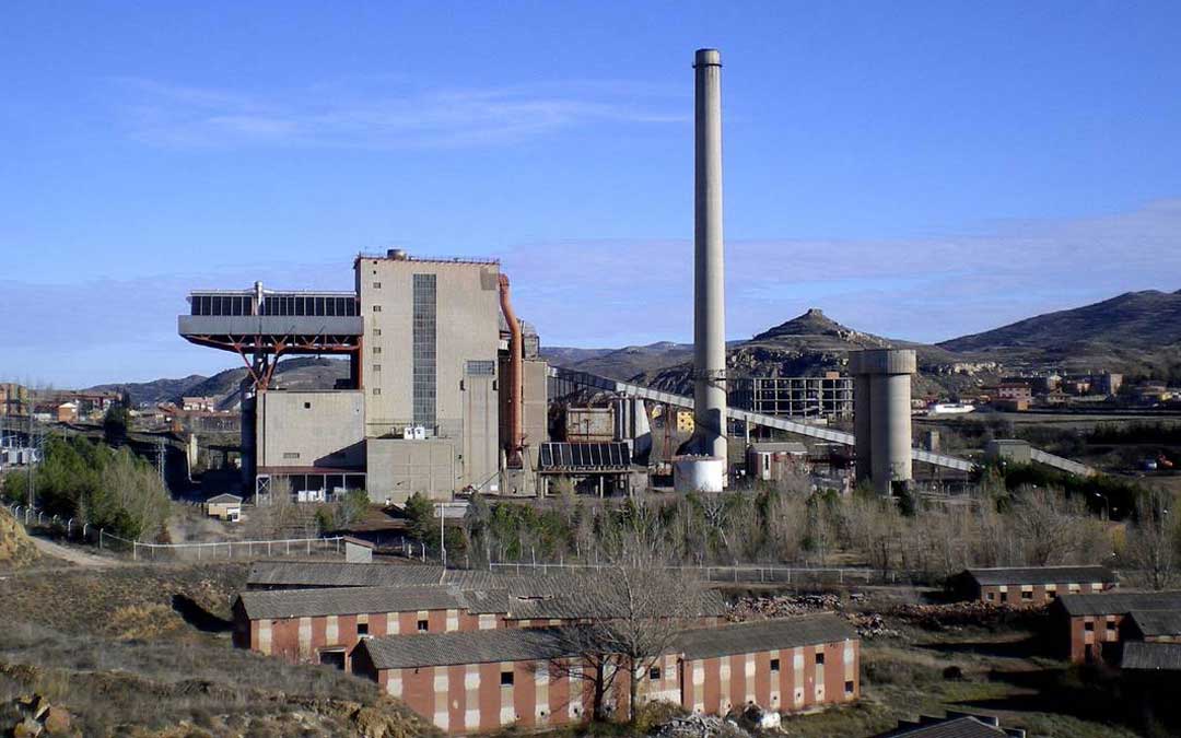 Foto de la Central Térmica de Escucha, que se cerró en 2012. www.tirsohym.com