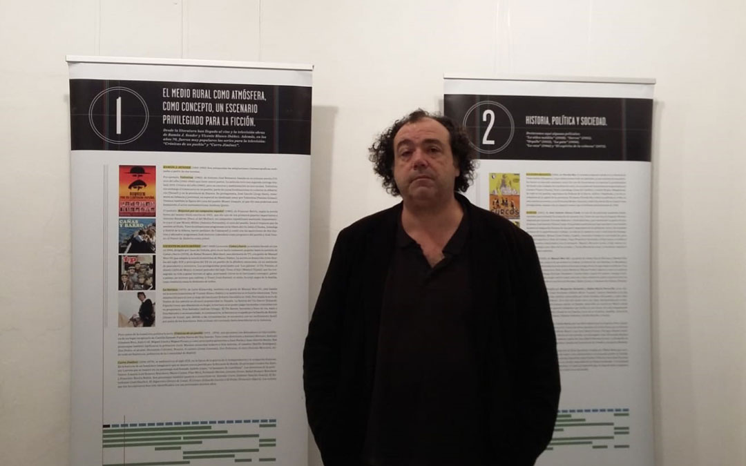 Roberto Sánchez el sábado durante la presentación de la exposición. l. c.
