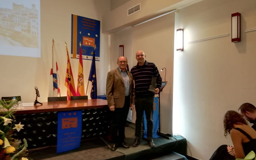 El Presidente de la Fundación Valderrobres Patrimonial, Joaquín Gil, recogió el galardónt en las Jornadas de Castellología