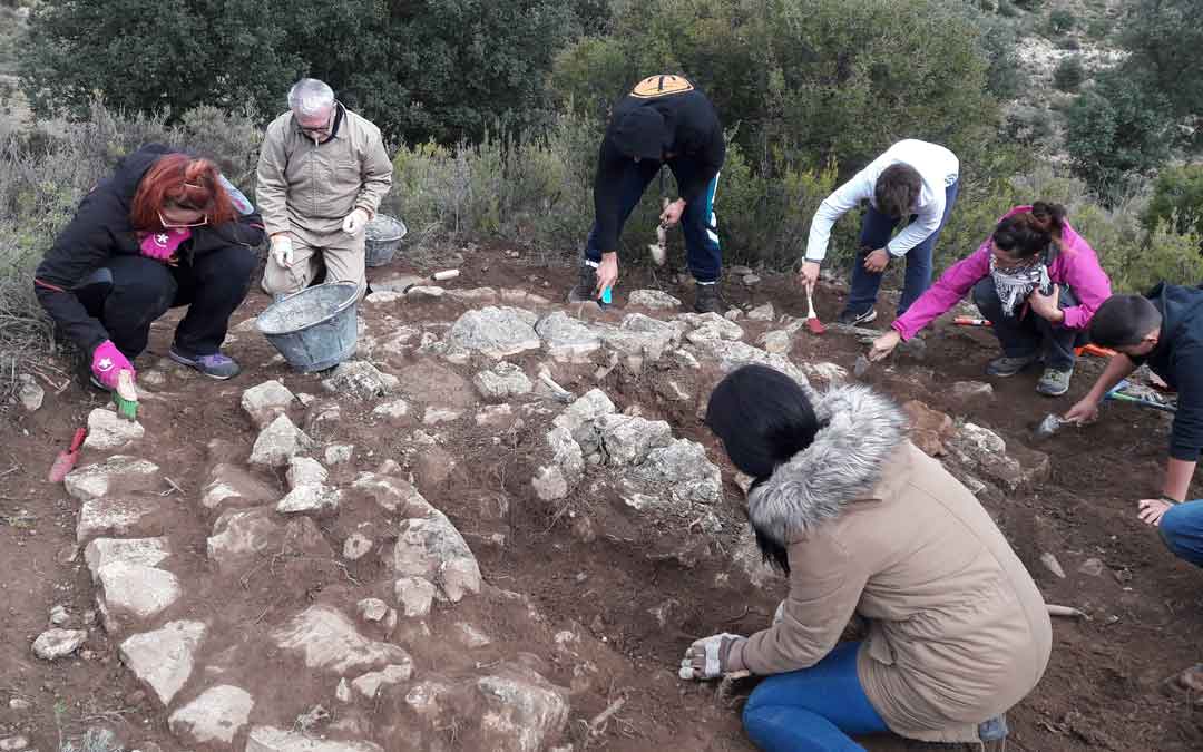 En los trabajos han colaborado voluntarios de Aguaviva