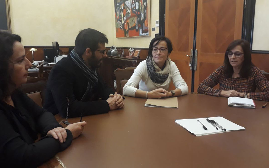 Sanz y Ciércoles este martes en la Delegación del Gobierno. @iu_aragon
