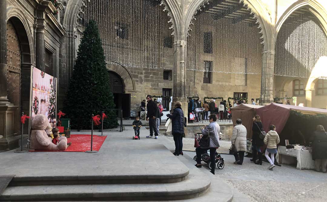 Market de Navidad este domingo en la Lonja y la plaza España