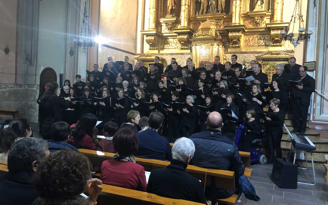 Instantánea del concierto conjunto en la iglesia de Escolapios de Alcañiz