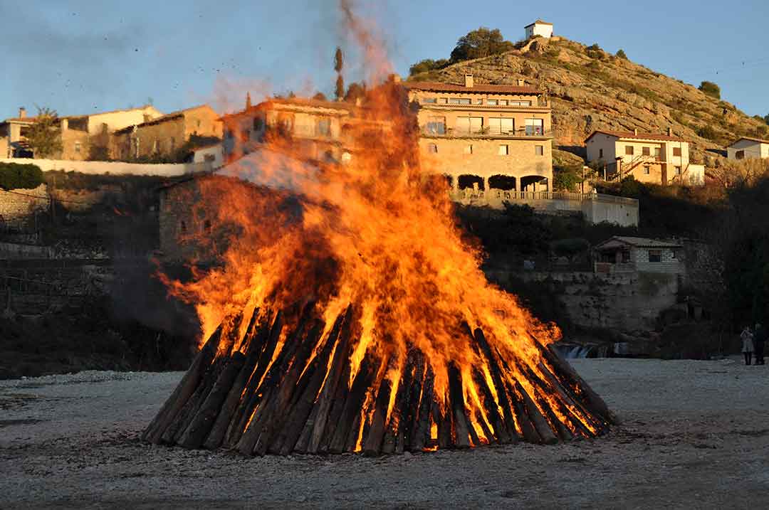 Hogueras por San Antón