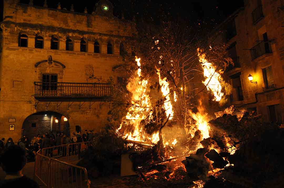 Hogueras por San Antón en La Fresneda