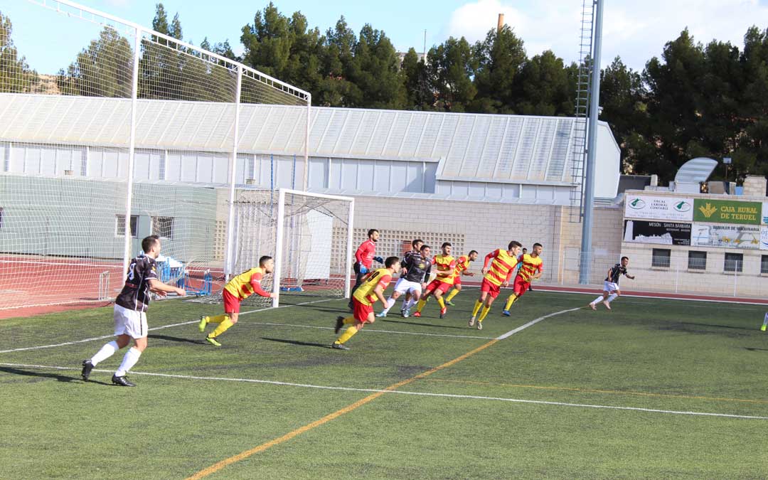 Una de las ocasiones que tuvo el Alcañiz.