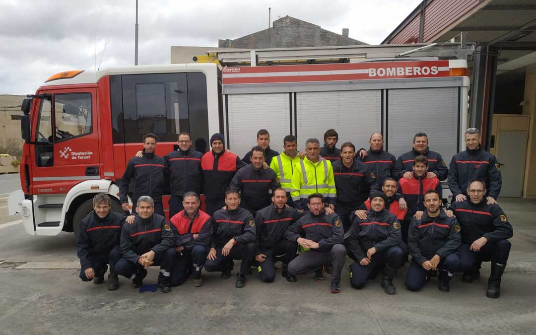 Bomberos de los parques de Alcañiz, Teruel y Calamocha que participaron en el curso, impartido en la capital bajoaragonesa