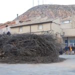 Preparativos hoguera en castelnou