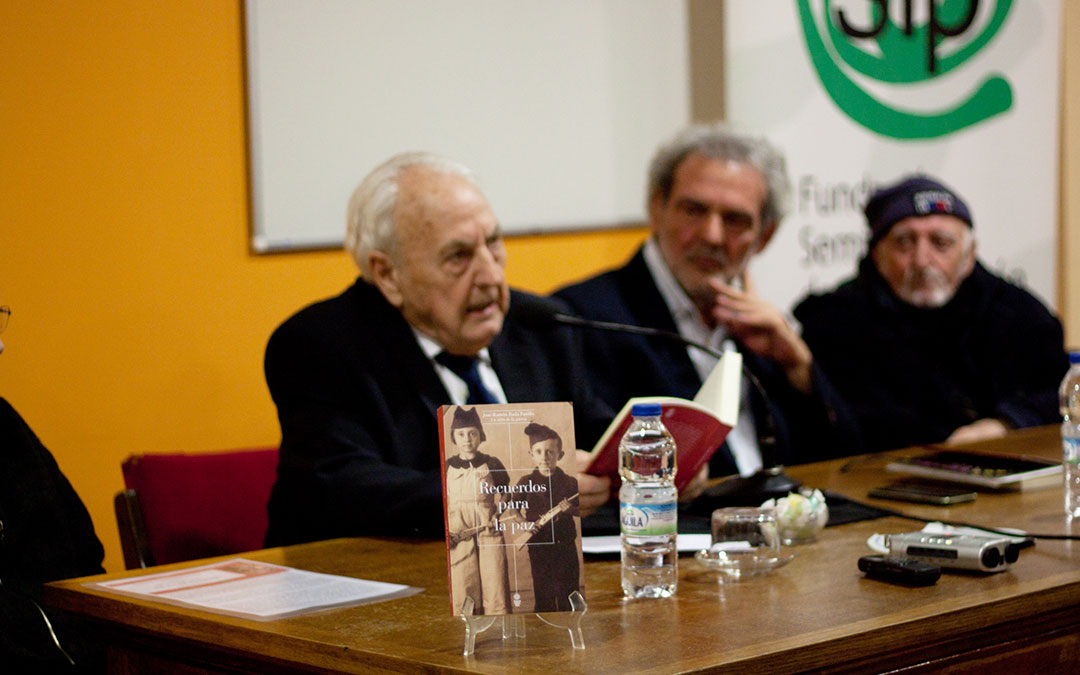 El fabarol Pepe Bada ha escrito el libro 'Recuerdos para la paz'.