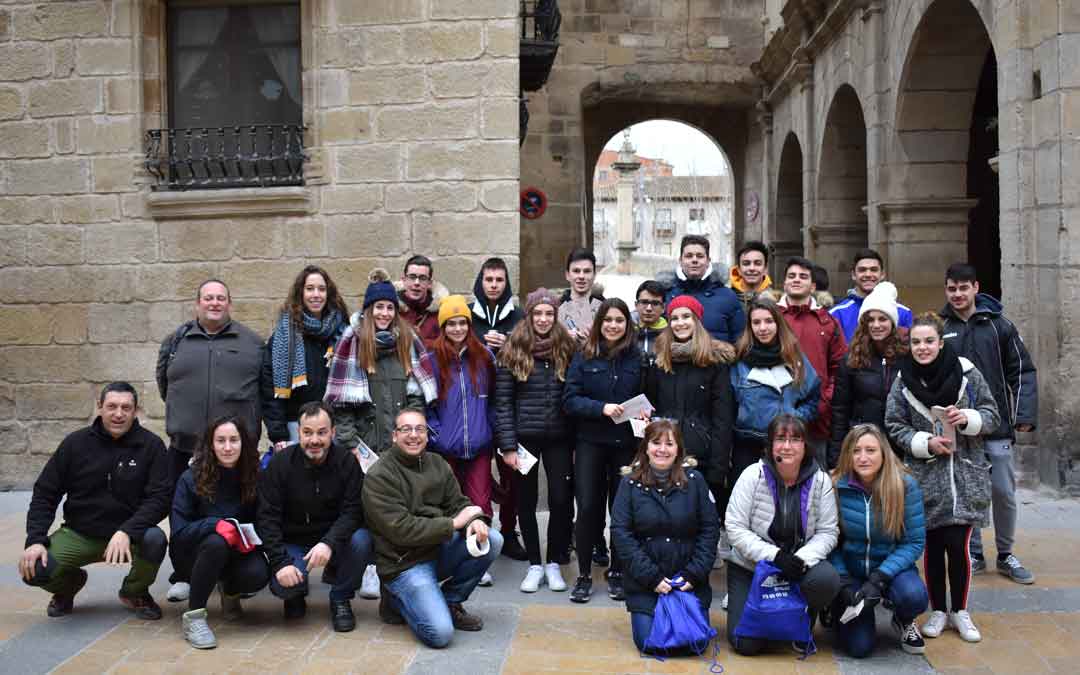 Participantes de la "plega" de 2019 en Valderrobres.