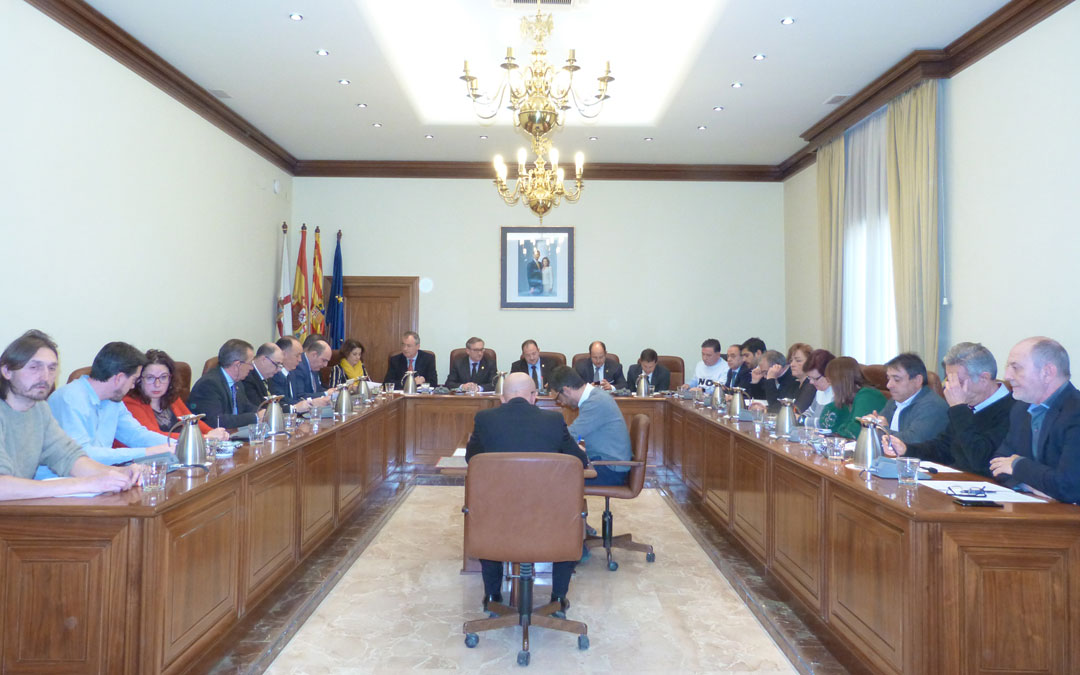 El pleno del DPT ha aprobado una moción para depurar responsabilidades por la situación del Guadalope