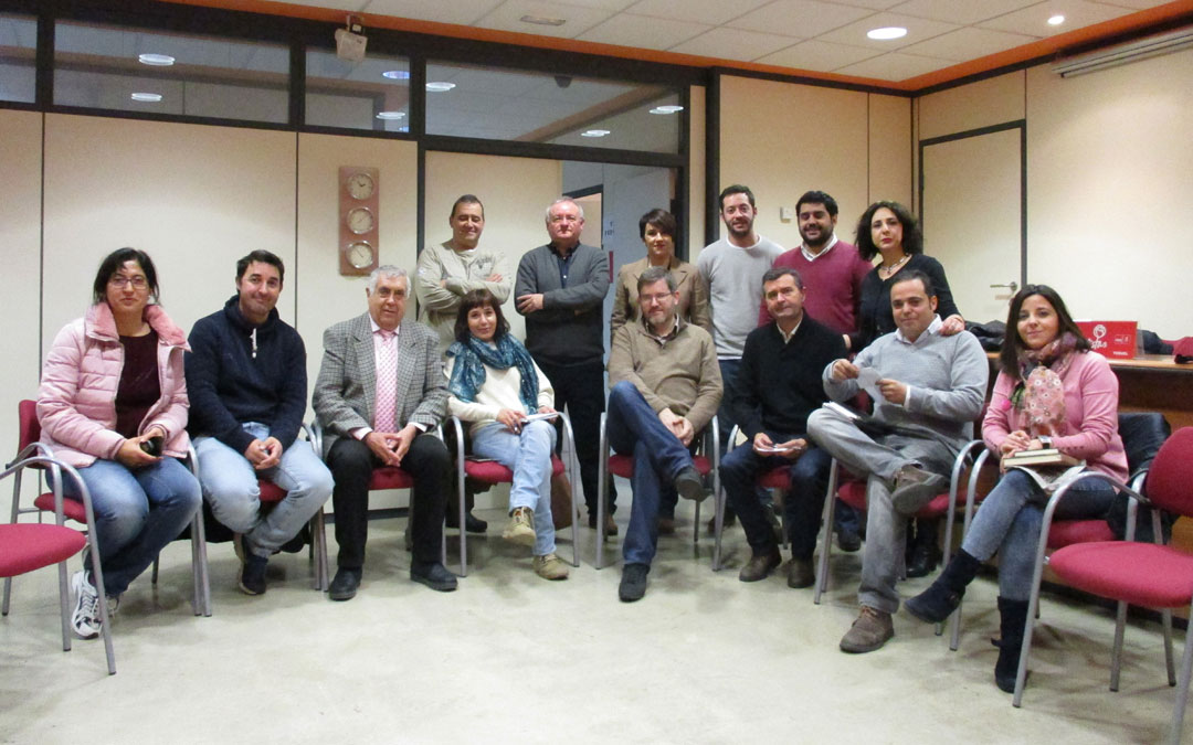 Foto de grupo de los participantes en el Comité Electoral Provincial del PSOE.