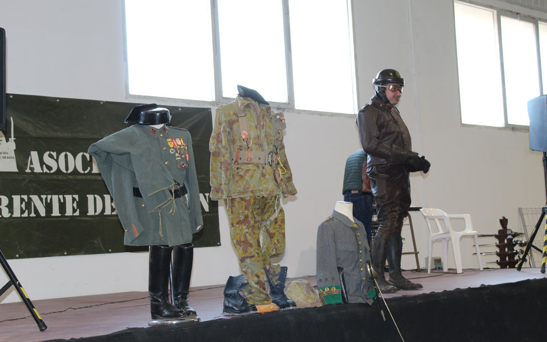 Concurso de uniformes en Expomilitaria.