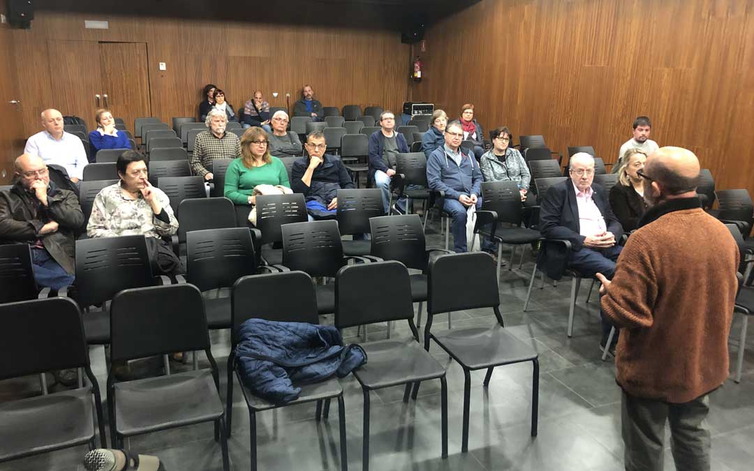 n Teruel Existe estuvo el martes en Alcañiz para dar a conocer la manifestación y buscar a personas que se impliquen en el proyecto.