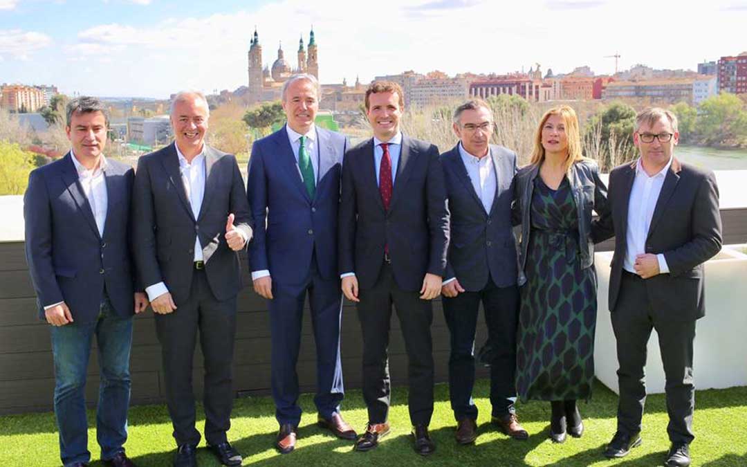 Casado ha estado acompañado en el acto de Zaragoza con los líderes del partido en Aragón