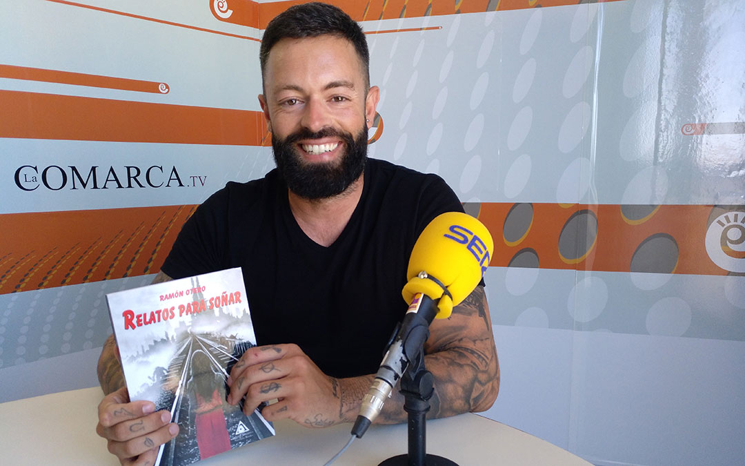 Ramón Otero presenta su libro 'Relatos para soñar'.