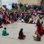 Ariño recreó la Leyenda de Dragón y Jorge este 23 de abril con todo el pueblo implicado.