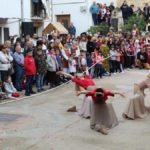 Ariño recreó la Leyenda de Dragón y Jorge este 23 de abril con todo el pueblo implicado.