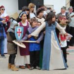 Ariño recreó la Leyenda de Dragón y Jorge este 23 de abril con todo el pueblo implicado.