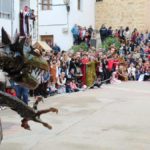 Ariño recreó la Leyenda de Dragón y Jorge este 23 de abril con todo el pueblo implicado.