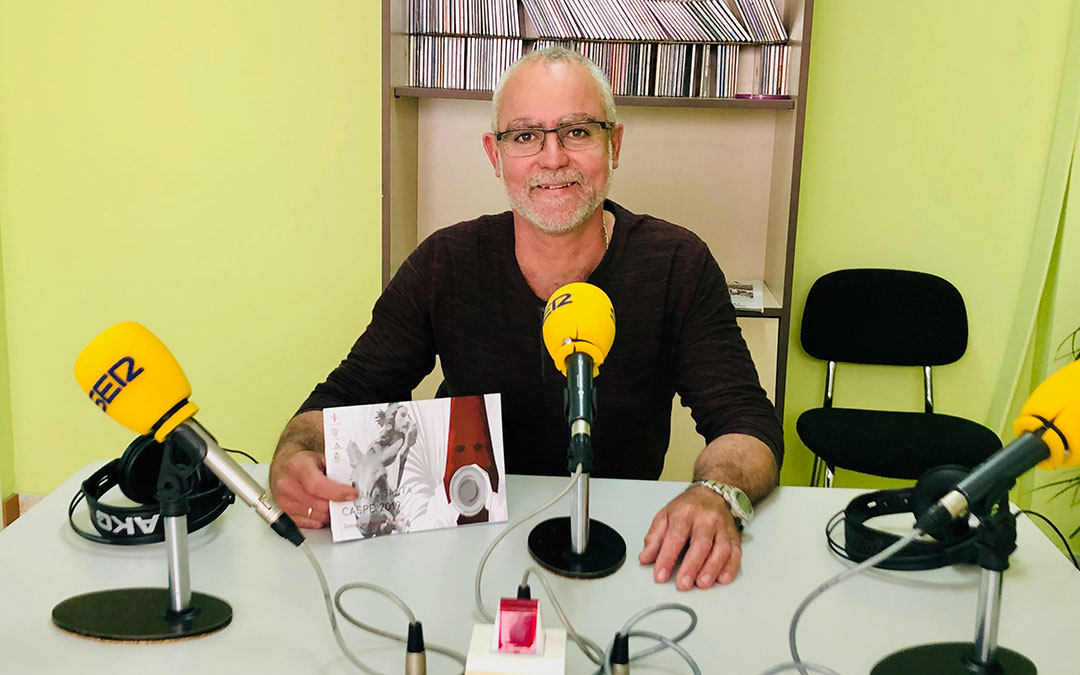 Comenzamos con el ESPACIO DE SEMANA SANTA DE CASPE 2019 con una entrevista a la cofradía de La Burreta. Sección de APEC. Hablamos de la "poda 4.0" o "poda aragonesa" para el almendro, descubierta por la empresa caspolina El Vivero de Abel. Espacio Iglesia Evangélica. Repaso de eventos para el fin de semana.