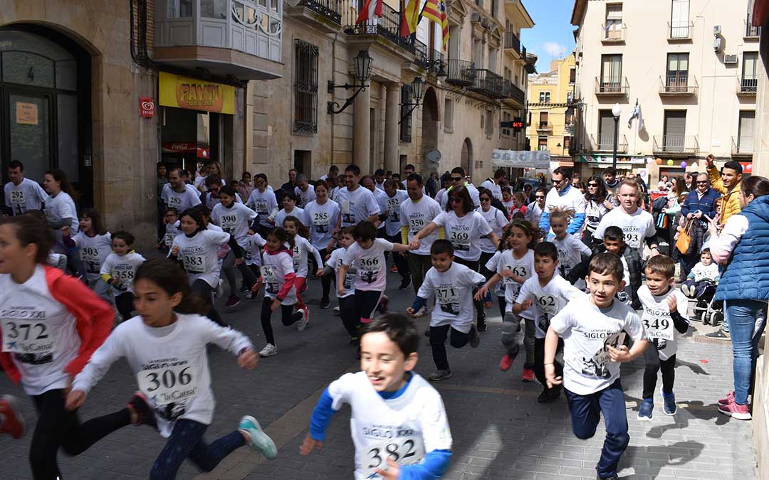 Salida de la carrera caspolina, este domingo.