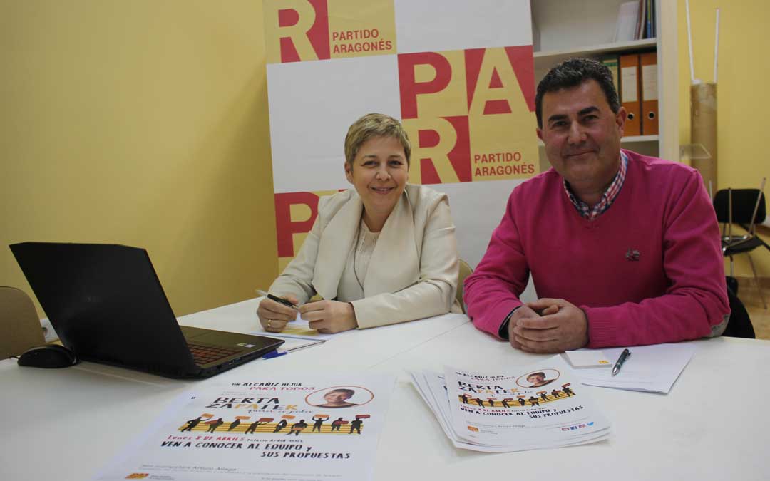Los ediles Berta Zapater y Eduardo Orrios, este jueves, en rueda de prensa. Foto: L. Castel