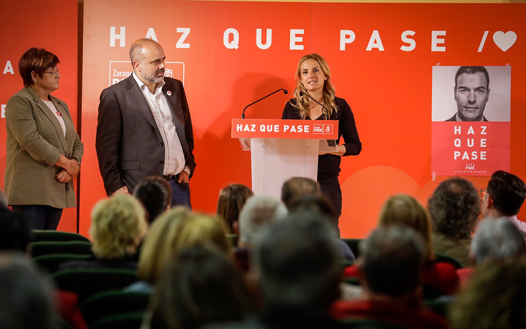 Susana Sumelzo, Pilar Mustieles y Pau Mari-Klose, en el evento de Caspe, ayer.