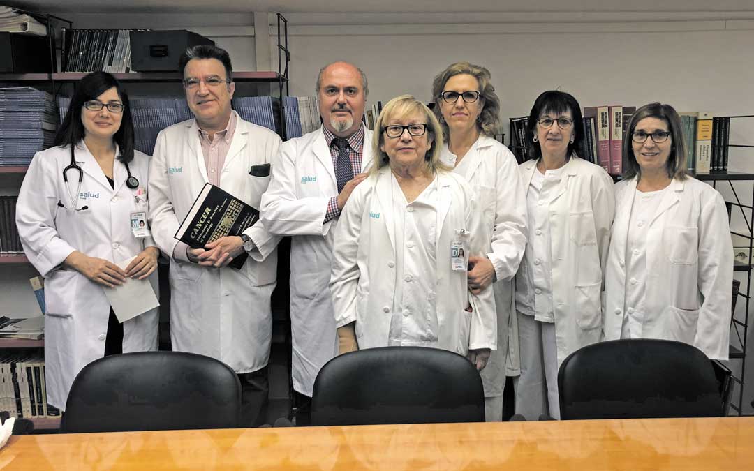 Responsables de las distintas áreas del Hospital que se han implicado en que Alcañiz cuente con el nuevo tratamiento, este viernes